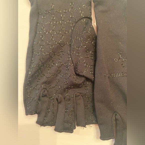 Tommie Copper Infrared Compression Fingerless Gloves and Wrists - Black Large - Picture 9 of 16